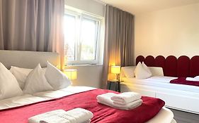 Lumen Homes - Design-Apt. Nahe Audi Und Altstadt, 3 Zimmer, Netflix